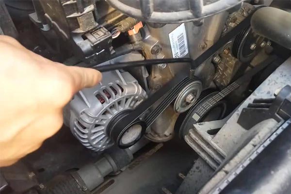 大余转速传感器的工作原理是什么？