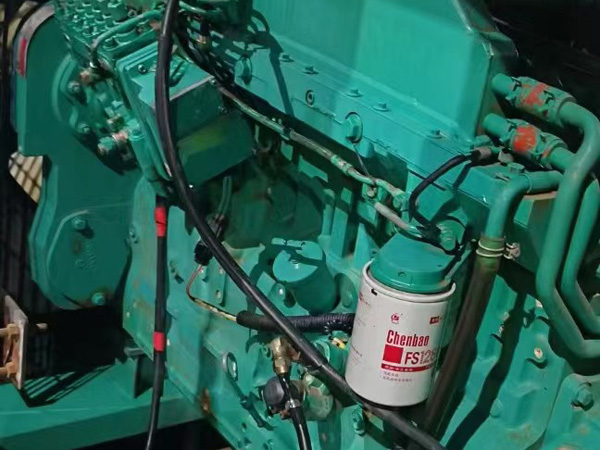 大余如何确定新的发电机组控制系统是否与原系统兼容？